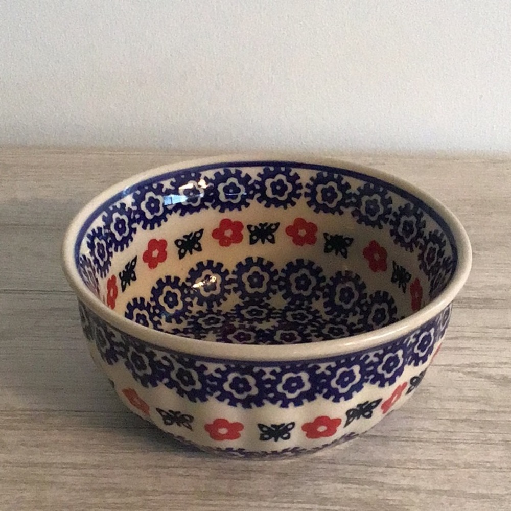- Beautiful polish pottery soup/ cereal/ dip/ salad bowl